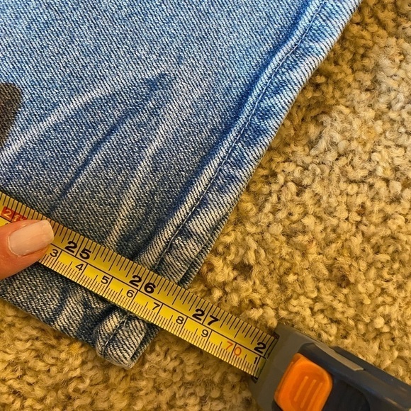 Good American Good Curve Straight Jeans - Picture 8 of 9